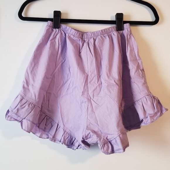 🚫Sold🚫 Ruffled shorts - Picture 2 of 2